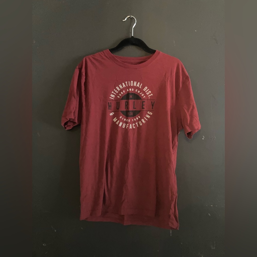 Hurley Men's Burgundy Graphic Tee
